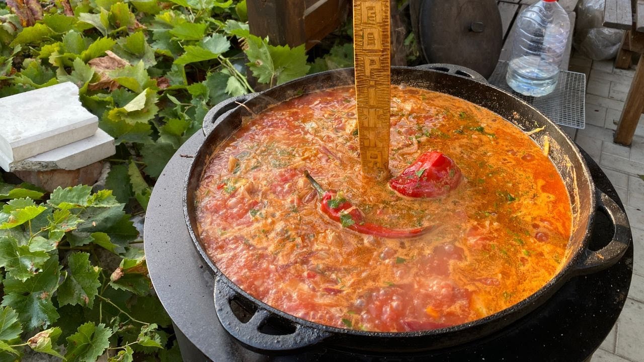 Смажений сільський БОРЩ в казані на дровах !Аж ложка стоїть
