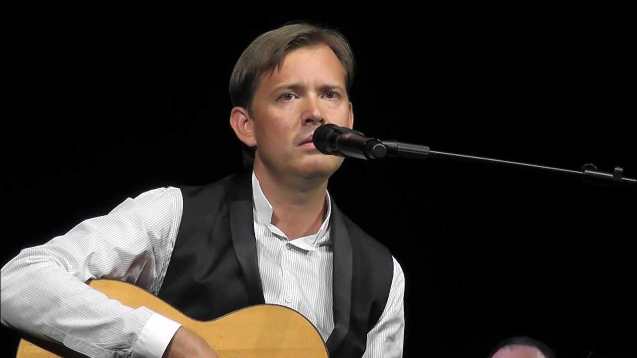 олег погудин в лунном сиянии. погудин в лунном сиянье снег. елены камбуровой. погудин олег романсы в лунном сиянии. романс погудина в лунном сиянии.