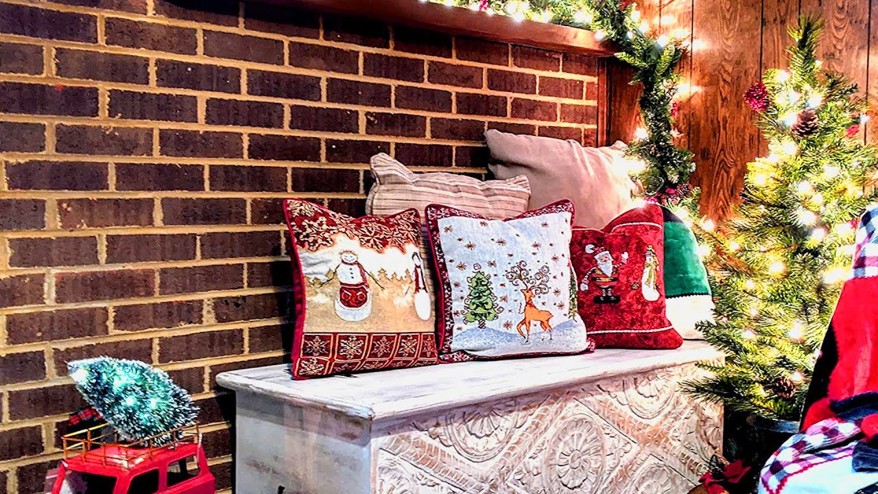 Beautiful Christmas Cushion Pillows Design Ideas For Decoration