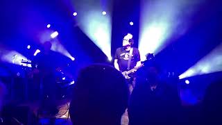 Download Lagu The Offspring: Behind your walls: May 20th: Detroit Michigan MP3