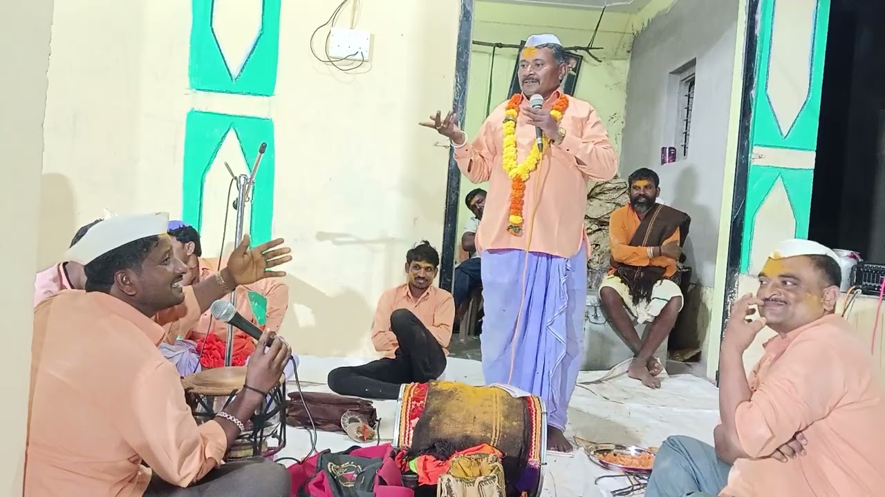 ಶ್ರೀ ವೀರಭದ್ರೇಶ್ವರ ಢೋಳ್ಳಿನ ಗಾಯನ ಸಂಘ ಹಳ್ಳೂರ ಸತ್ಯಪ್ಪ ಸರ್ ಕಾರ್ಯಕ್ರಮ ಕರಕೋಪ್ಪ ಗ್ರಾಮದಲ್ಲಿ ರಾತ್ರಿ 