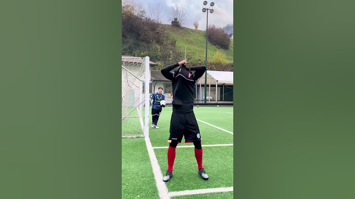 Conosci un attaccante così ? 😂 #calcio #calciatori #attaccante