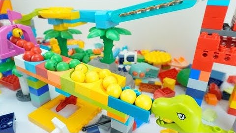 Marble Run ASMR: Satisfying Science Building Blocks With Twisted Marble Runs And Green Dinosaur