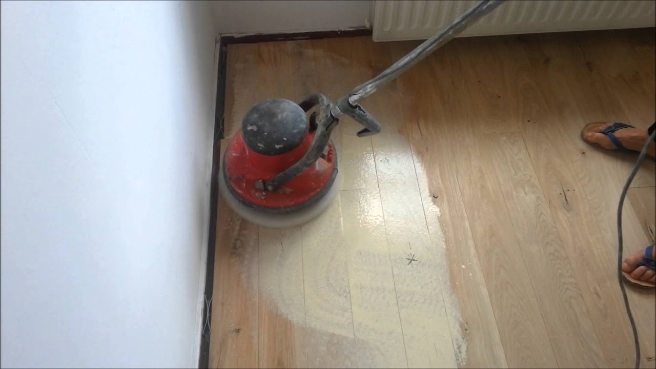 Olie op een houten vloer aanbrengen Tegelen houten vloer