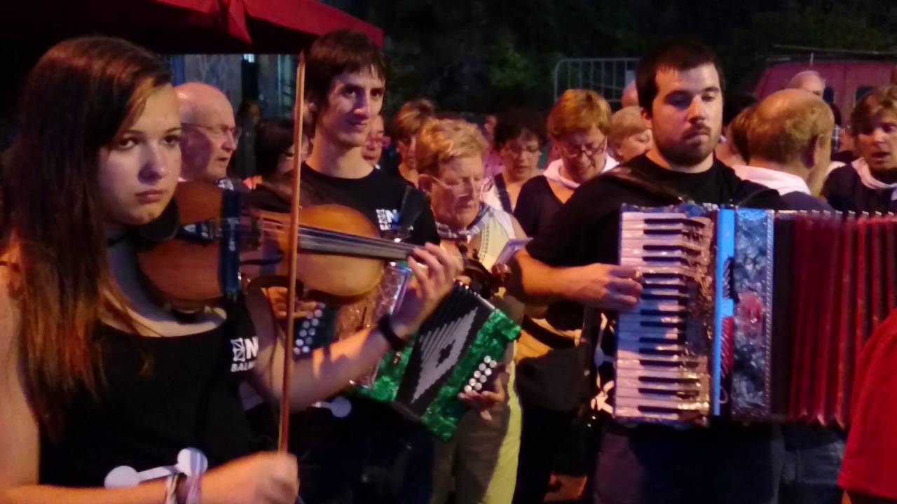 NAFARROAK DITU KATEAK - Bilbo Kantari Olabeagan