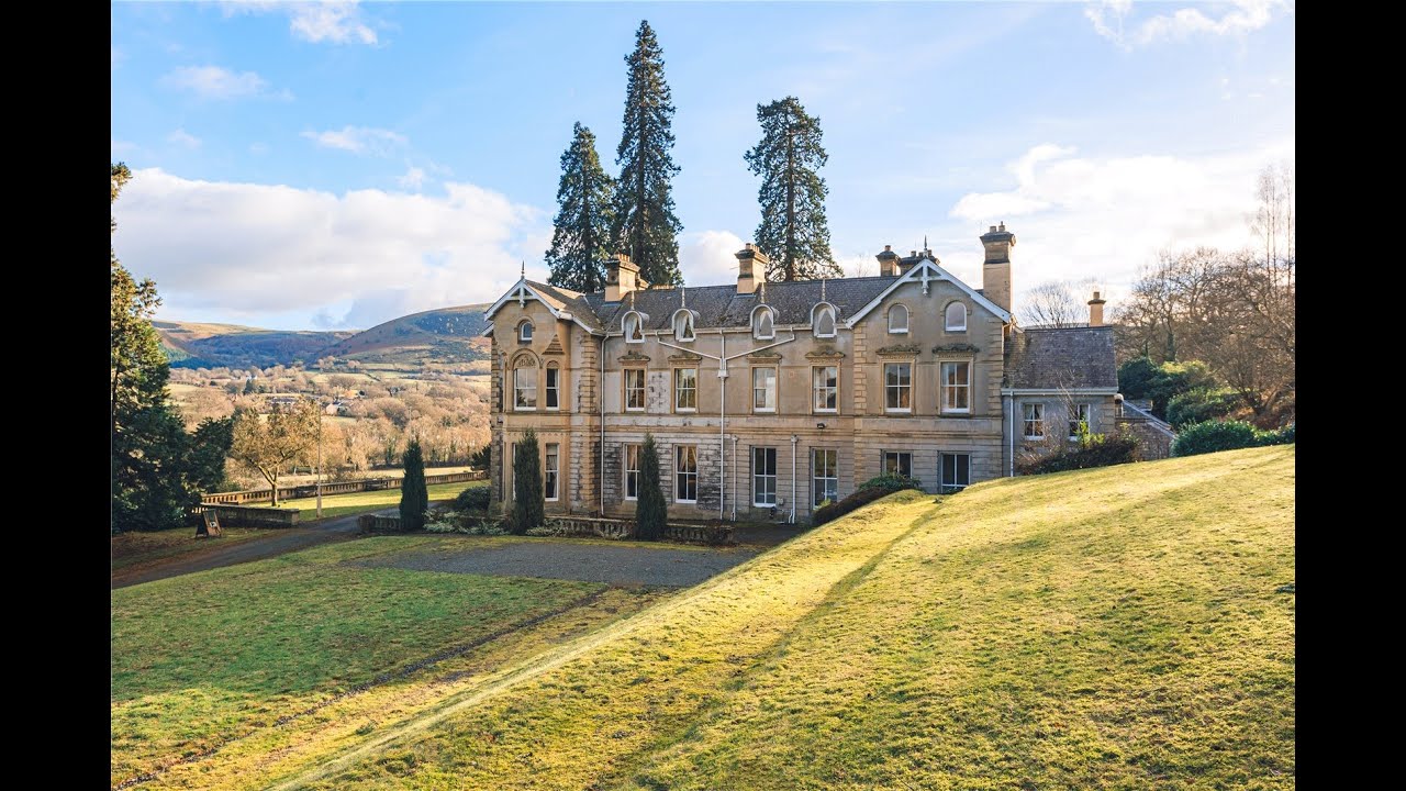Broneirion, Llandinam, Powys, Wales, SY17 5DE - YouTube