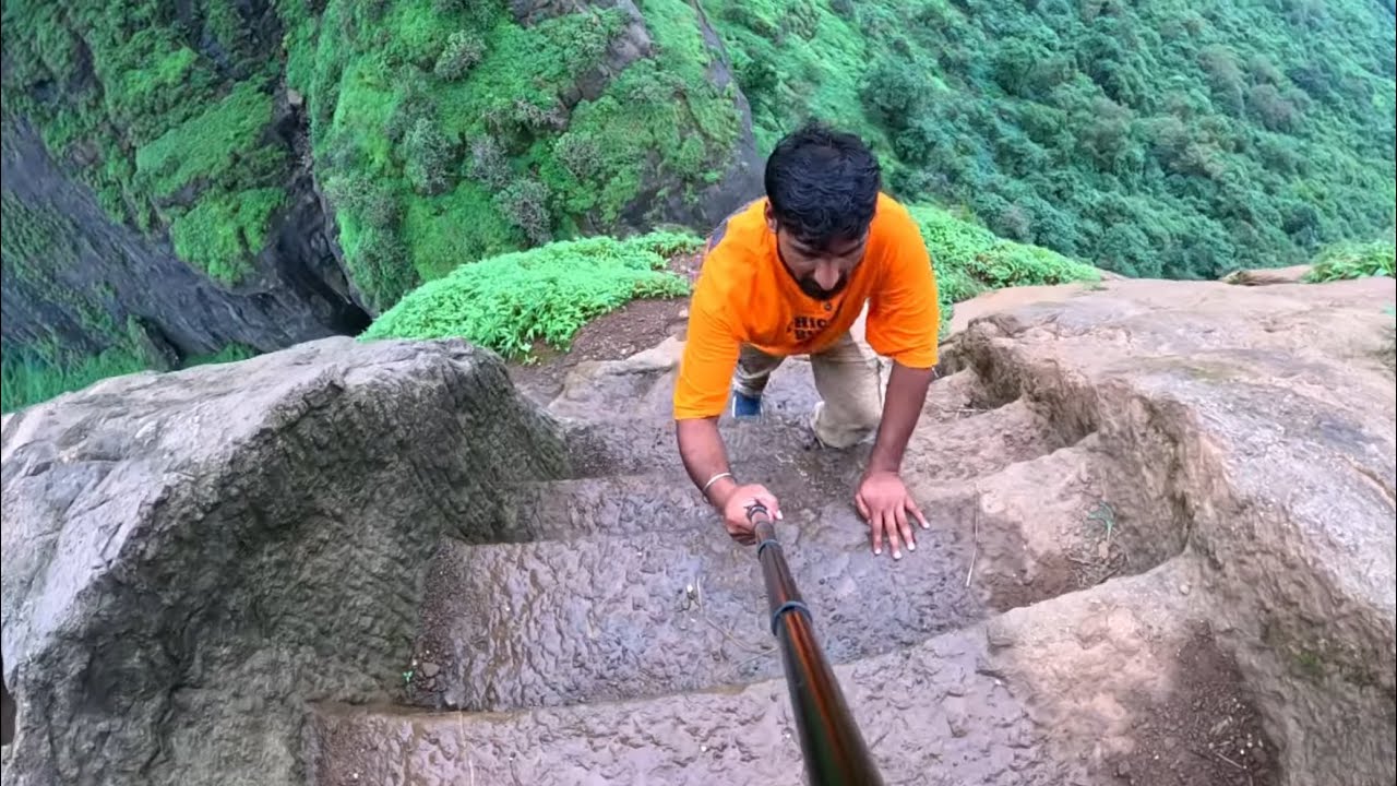 कलावंती दुर्ग | मौत की सीढ़ियाँ या रहस्य का शिखर | Kalavantin Durg Trek most dangerous Climb￼￼