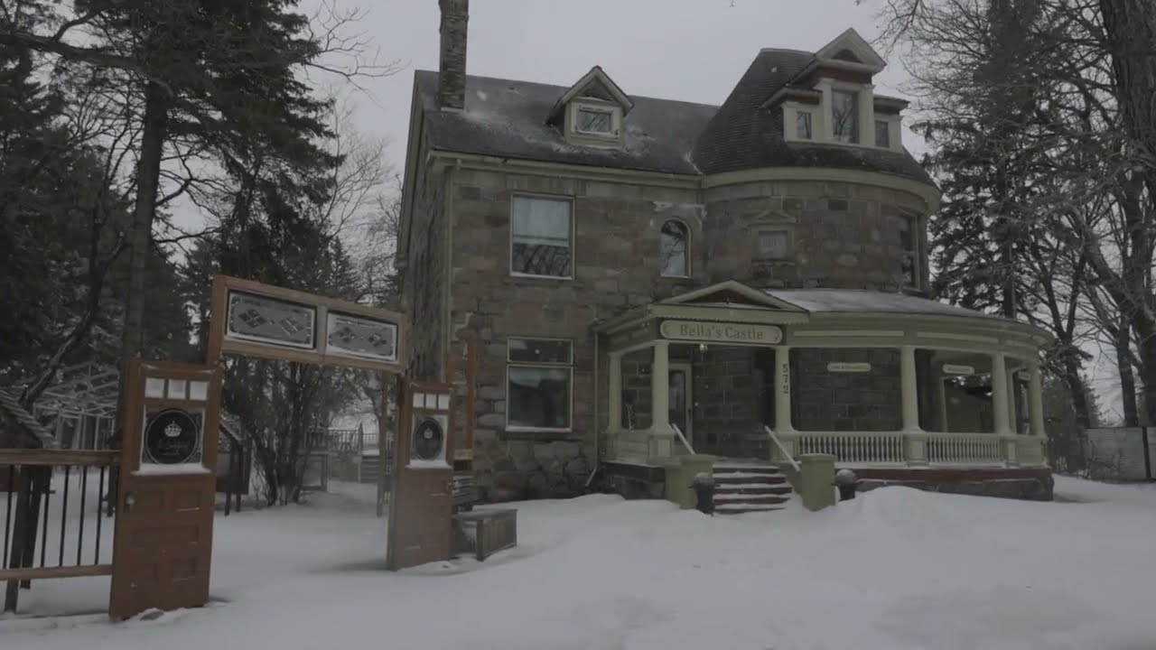 Manitoba Best Winter Getaway - Bella's Castle ❄️