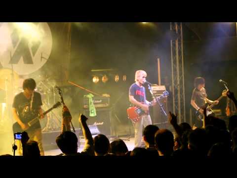 Fire Extinguisher (滅火器) at The Wall - 7/7/2012