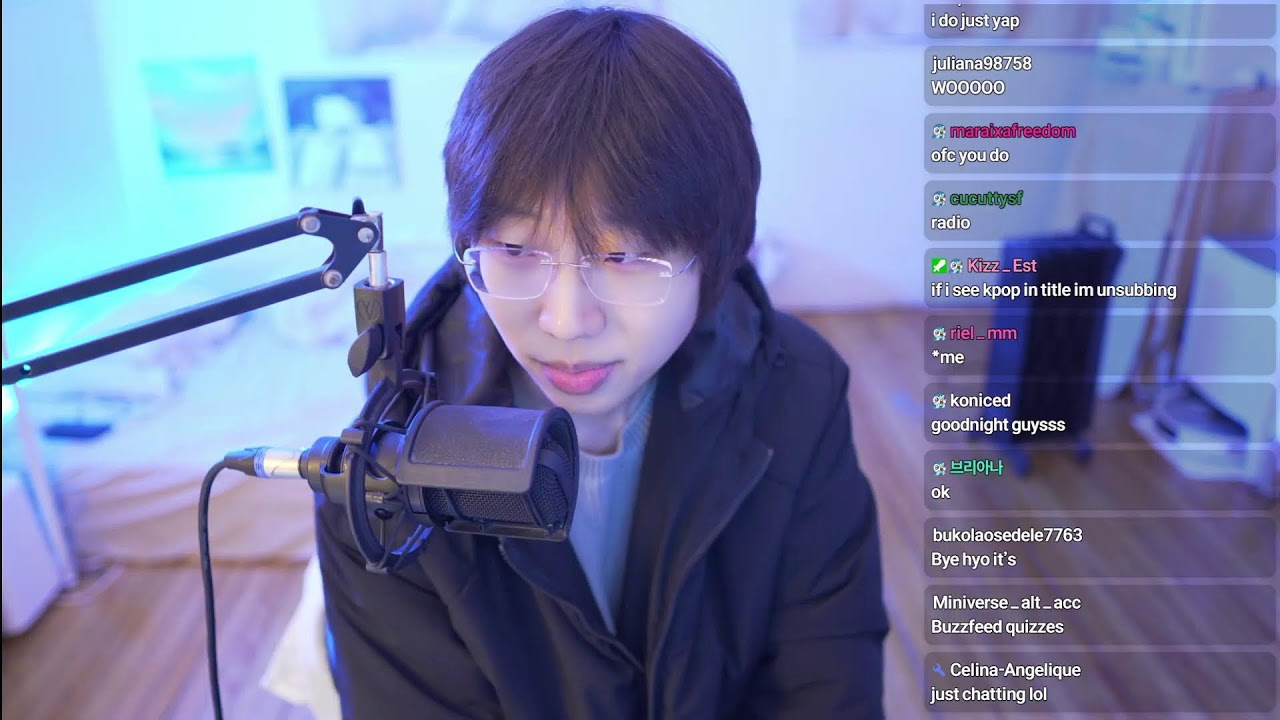 chit chatting with hyomies