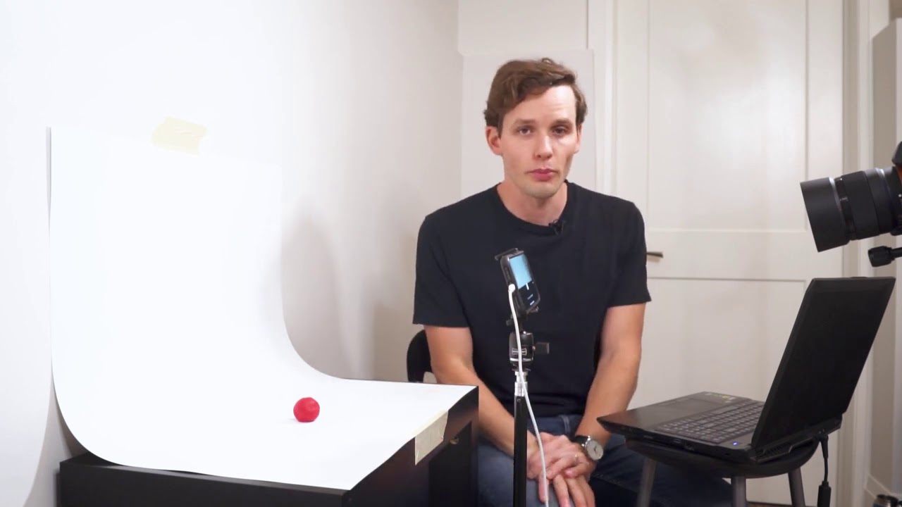 Lesson 1.3 — Phone + App Setup - Decided to learn Stop Motion but don’t have any professional equipment?
No worries, in this lesson I’ll show you how I would animate with a smartphone, a tripod