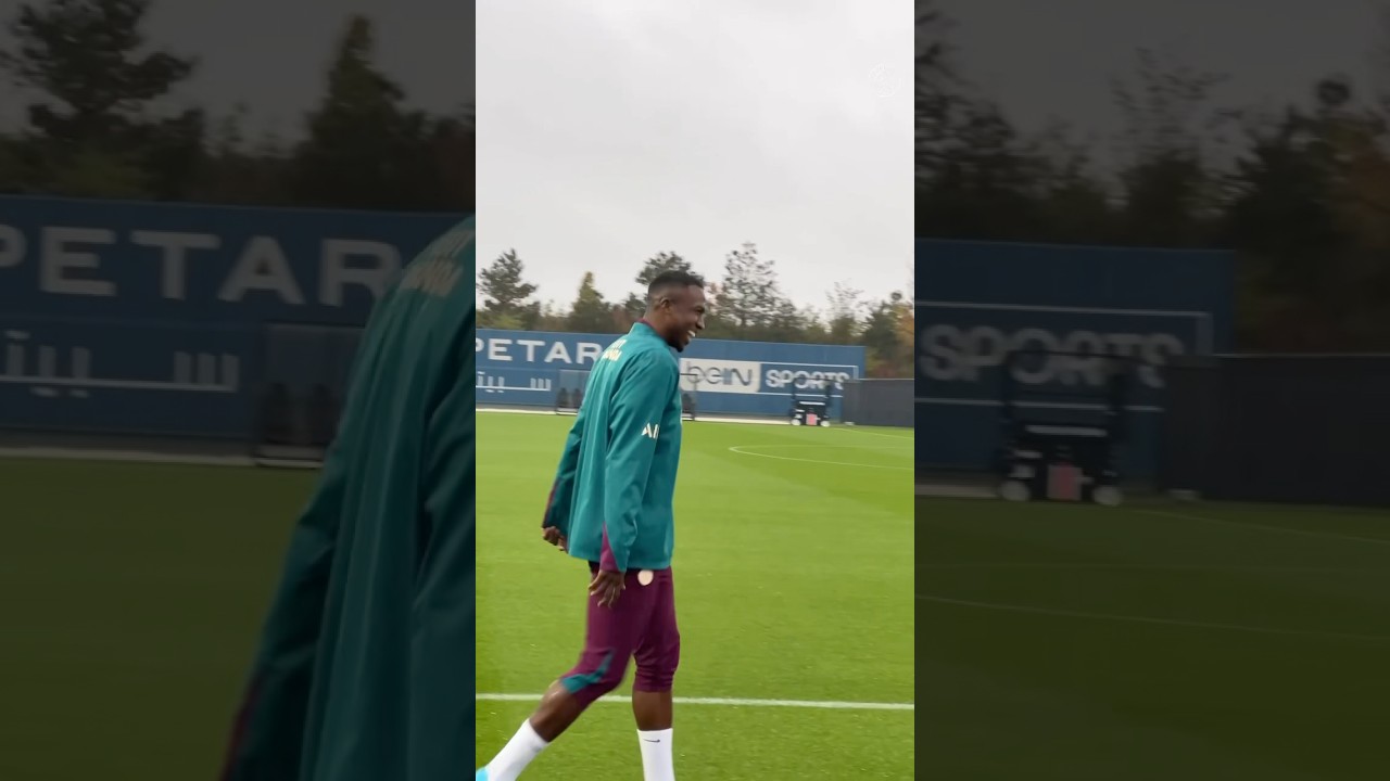 🎂🤕 Birthday pasillo for Willian! 🤣 #Shorts