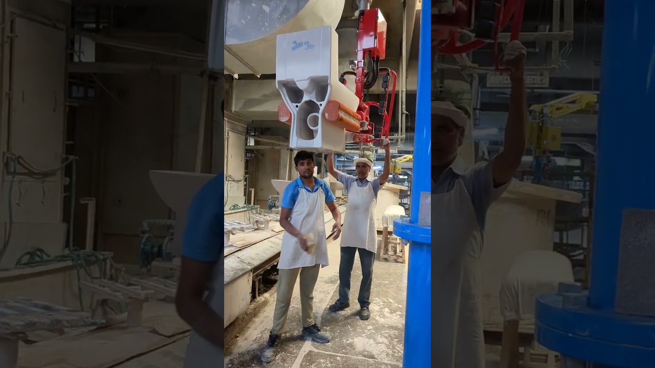 Carousel Unloading in Sanitary Industry - By Dalmec Manipulators