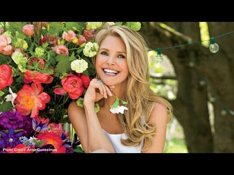 Video: Christie Brinkley netoväärtus: Wiki, abielus, perekond, pulmad, palk, õed-vennad