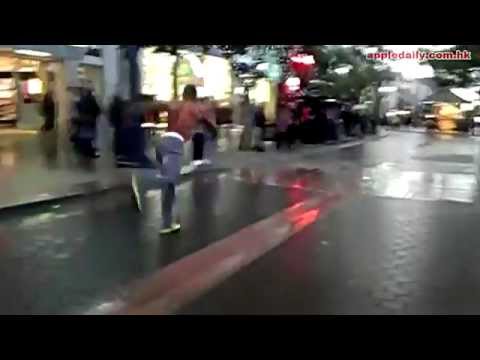 超級 Moonwalk 男　極速倒後行