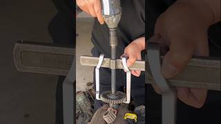 💪 2-jaw Gear Bearing removal Puller Tools 🔥 Agriculture machinery make work easy process #shortsfeed