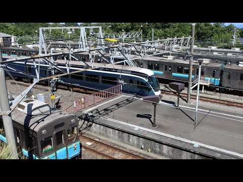 伊豆急8000系、E261系サフィール踊り子　伊豆高原駅