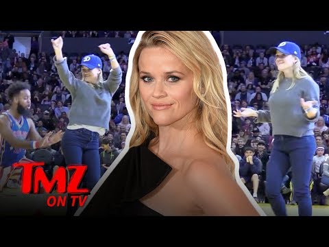 Reese Witherspoon Sits Courtside At A Harlem Globetroters Game | TMZ TV