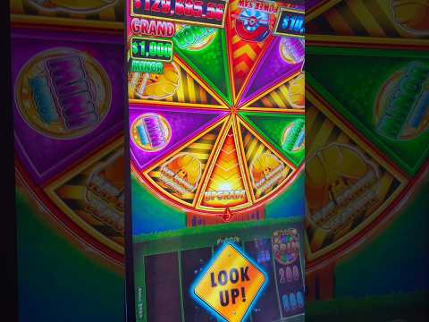 We Got a Wheel OUT OF STRAW! #gambling #casino #slots