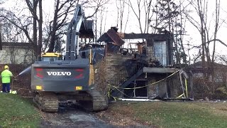 Akron apartment demolished after deadly plane crash