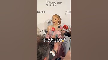 Ariana Grande REACTS to the interviewers microphones #shorts #wicked #arianagrande