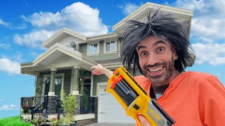 SNEAKING into MY BROTHER'S HOUSE after ESCAPING PRISON!