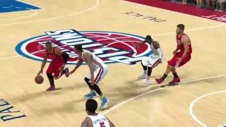 NBA 2K17 Pick and Roll Defense: Hard Hedge screenshot 5