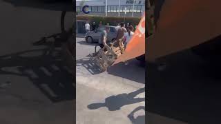 Tensione a Seano, operaio investito durante il presidio sindacale alla Acca