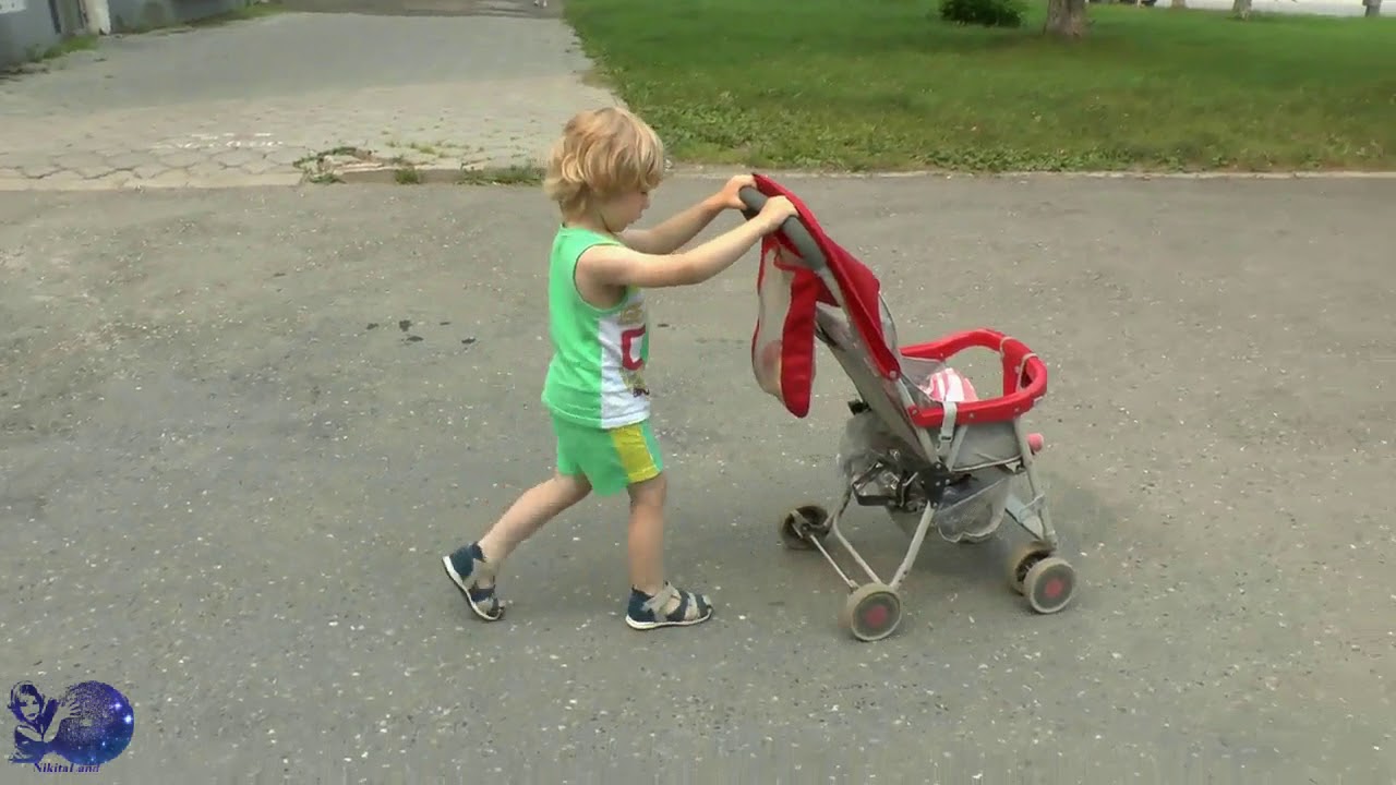 Дети колясками видео