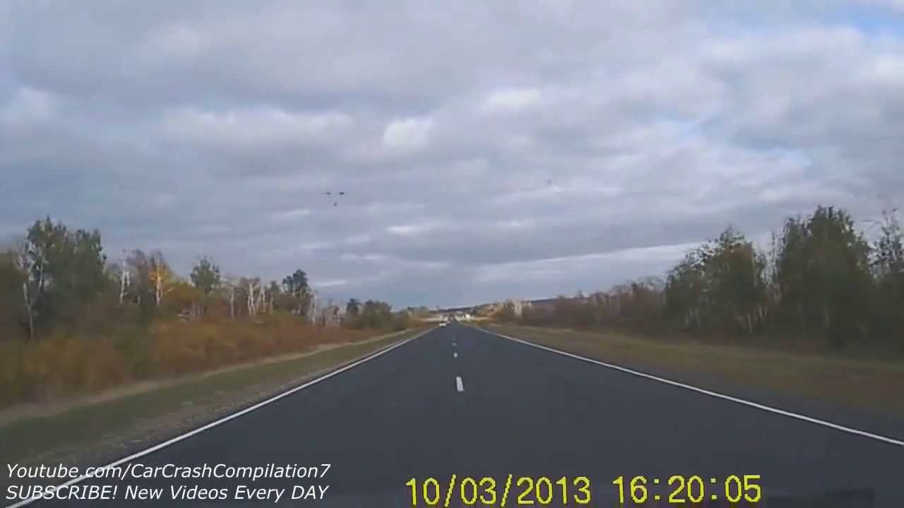Теща сосет в машине