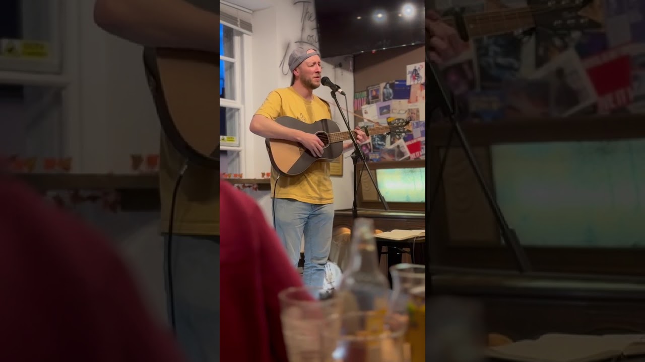 ‘Holding Out For You’ - Oliver Hunt - Live