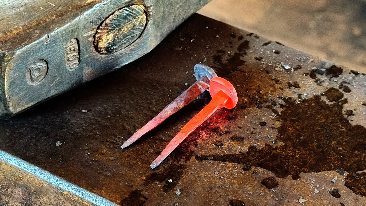 Wie man Nägel schmiedet (drei Methoden)