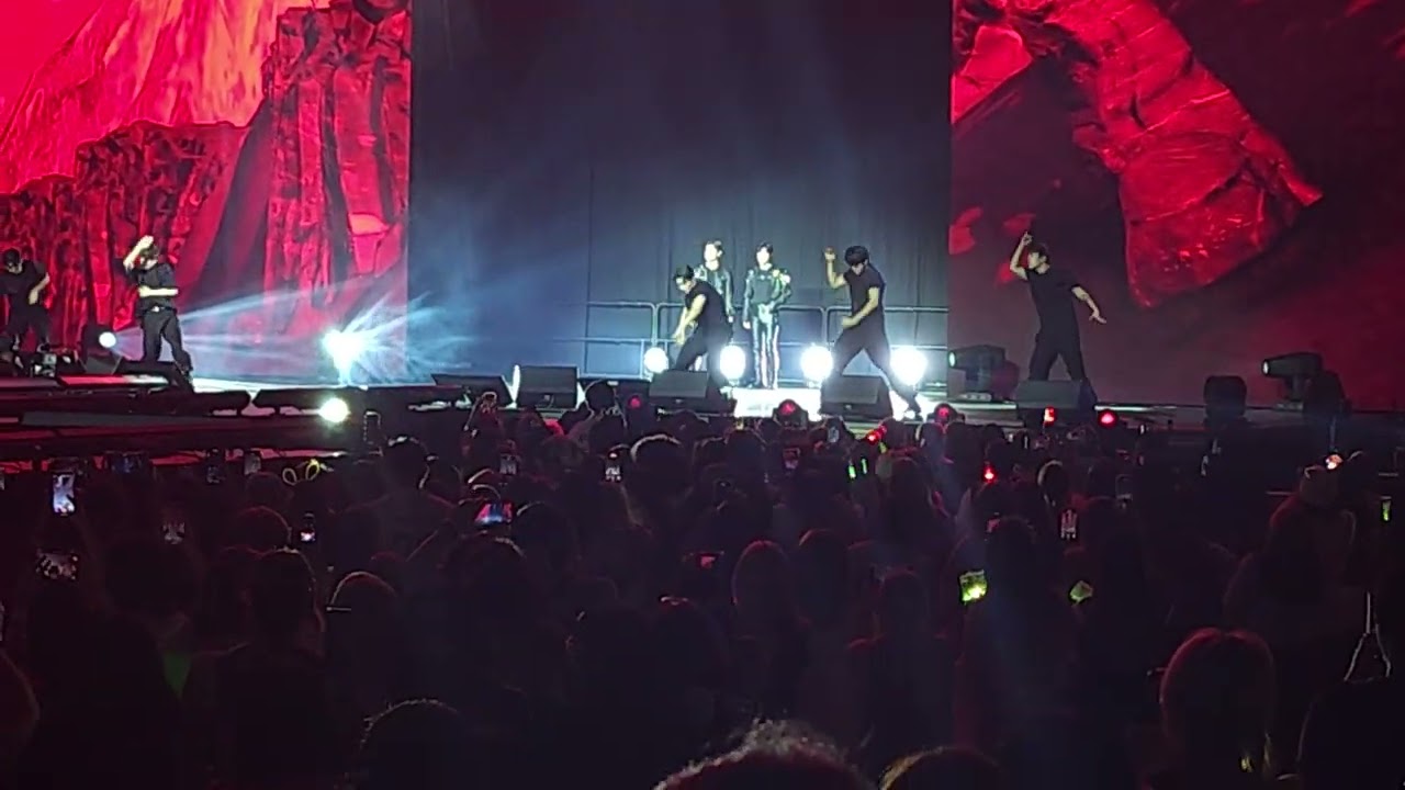 TVXQ | INTRO + RISING SUN | SMTOWN LONDON | 280625 | 4K
