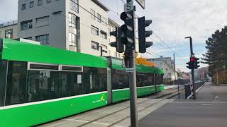 Pratteln Bahnhofstrasse BL Combino Tram ( Bahnübergang )