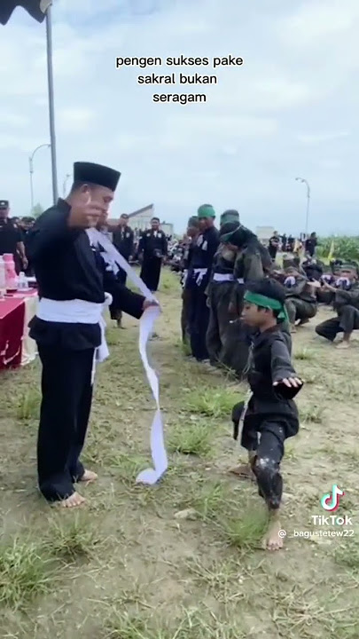 Pencak silat PSHT anak kecil jadi warga