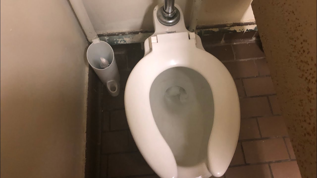 [BT] Ruined 1950 “Standard” Madera toilet (+ 2011-2013 Assdera) - YouTube