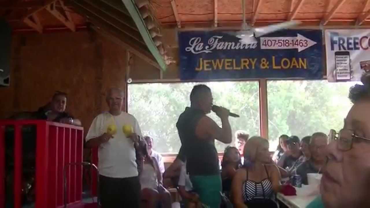 ALEX EL BIZCOCHITO EN SEIS CON DECIMA. SOY MAS PUERTORIQUE~O