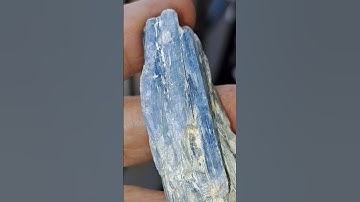 Kyanite Fast Facts #shorts #crystals #rockhounding