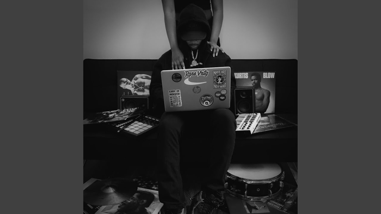 2 A.M (Interlude) auf YouTube ansehen 2 A.M (Interlude) auf YouTube ansehen