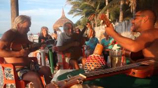 'Una casa bella' Demiss Arenal de Los Aguas Aguas live in Holbox