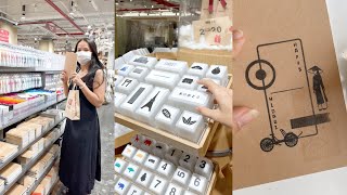 Đóng Dấu Bìa Sổ Miễn Phí Ở Muji // Happy Hidari