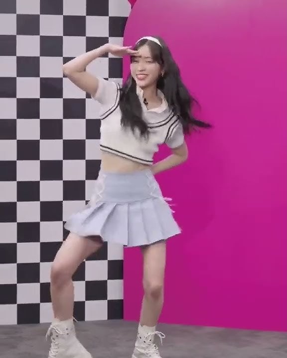 ITZY Ryujin dancing  “YES or YES”  by TWICE
