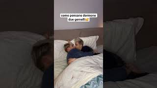 Come Dormono 2 GEMELLI Nello STESSO LETTO: Resimi