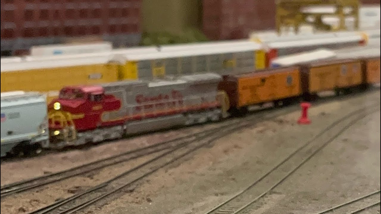 N scale 100 car freight train😱😱😱 YouTube