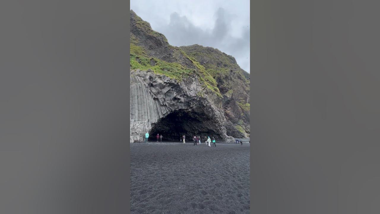 Reynisfjara Black Sand Beach in Iceland🇮🇸🫶🏻