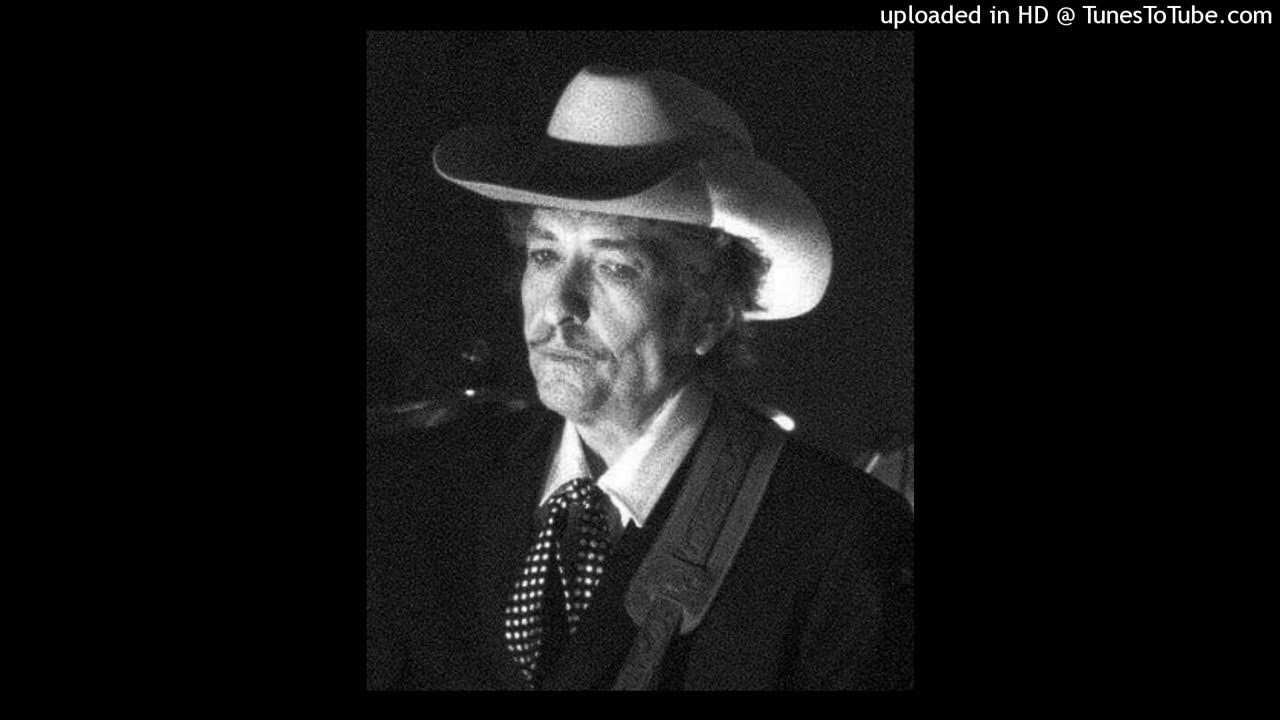 Bob Dylan live , Man In The Long Black Coat , Saint John 2002 YouTube