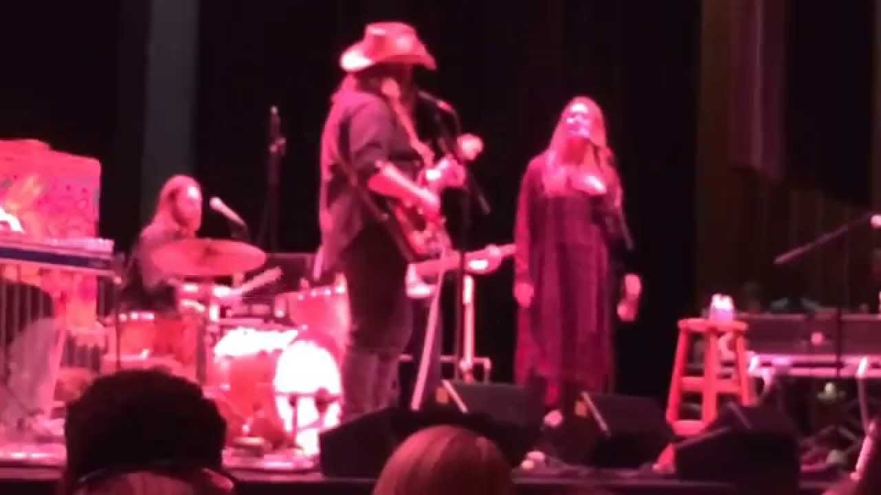 Traveller Chris Stapleton Charleston West Virginia Clay Center Mountain traveller-chris-stapleton-charleston-west-virginia-clay-center-mountain