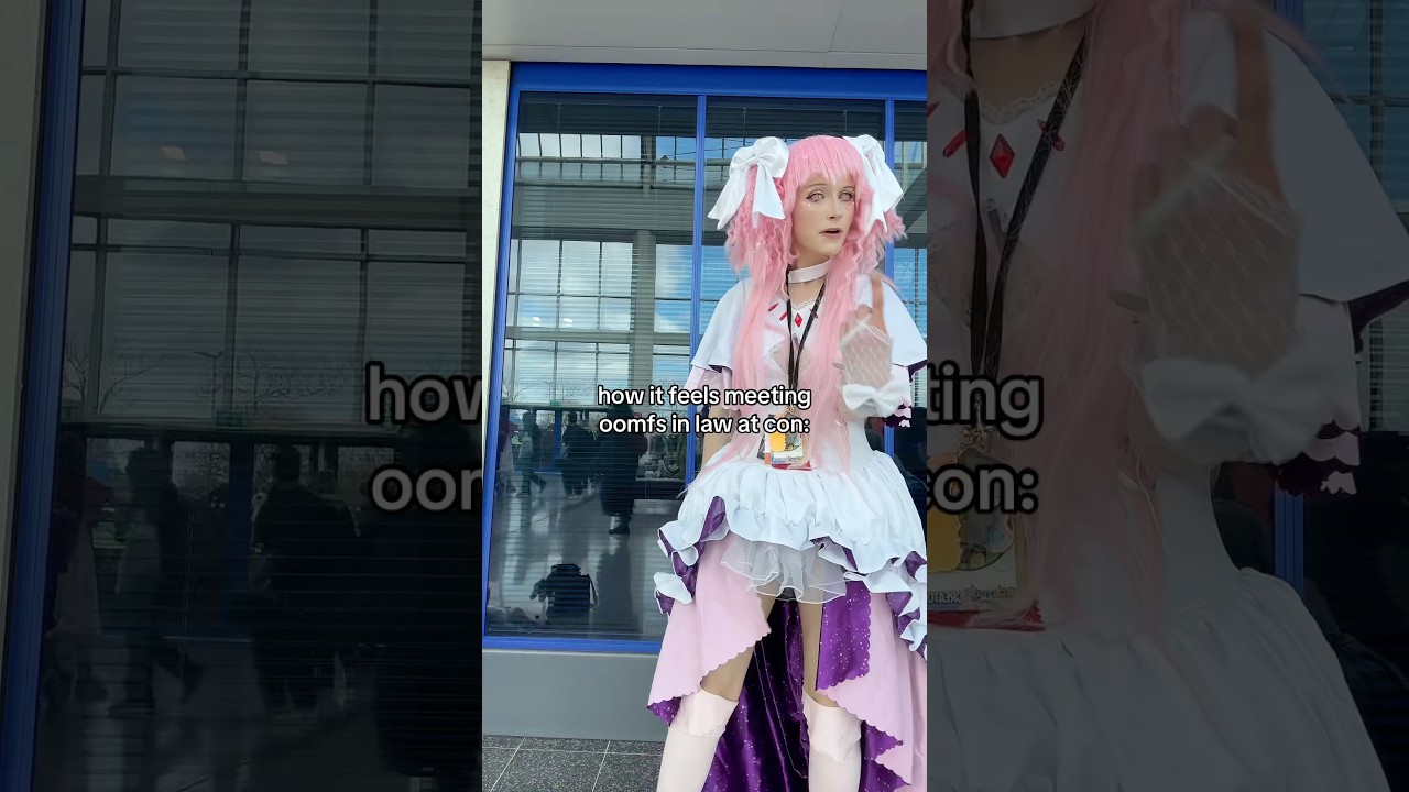 love calling ppl oomfs in law #cosplay #madokamagica #madokami #madokakanamecosplay #animeconvention