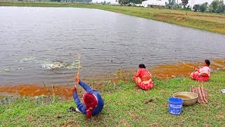 Fishing Video || Learning fishing techniques from village ladies will be useful in future