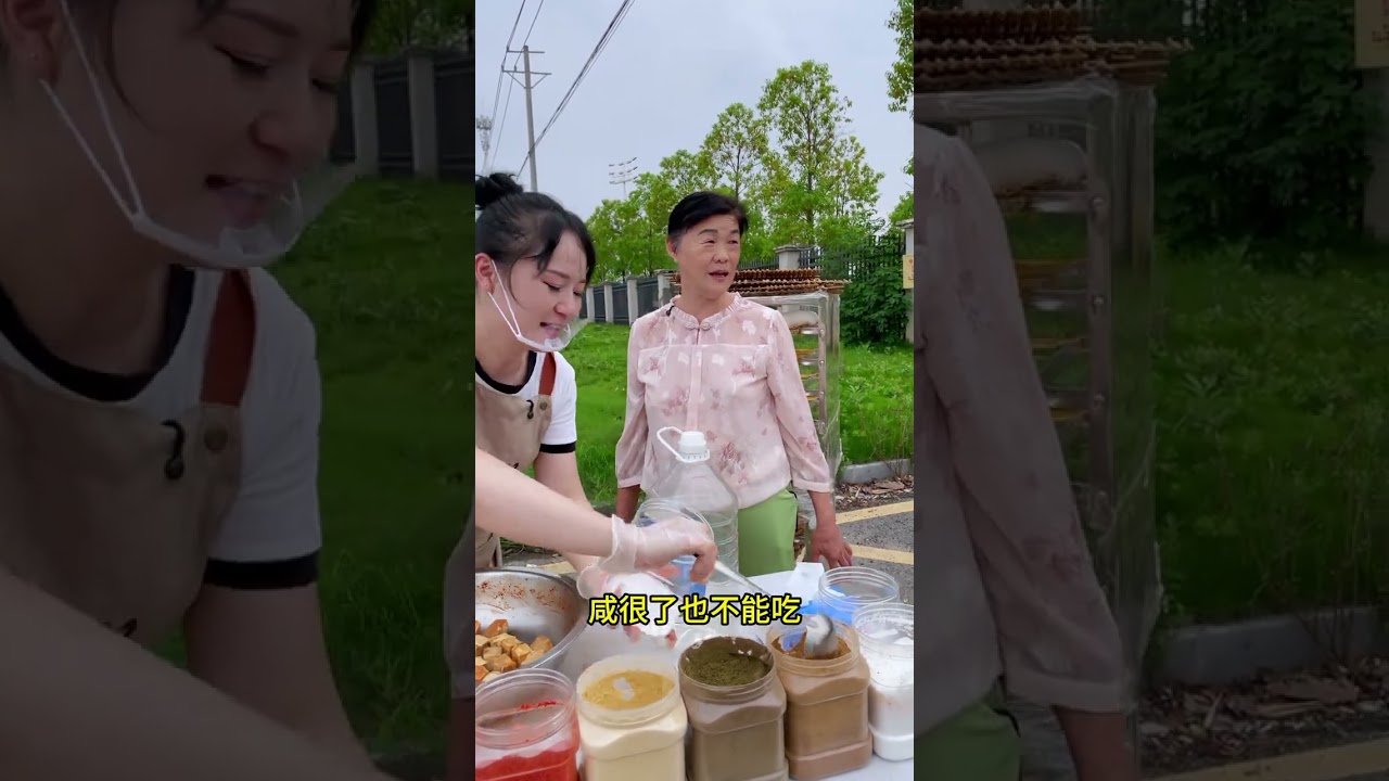 Beautiful moldy tofu in a room with constant temperature and humidity, let the tofu quietly chan